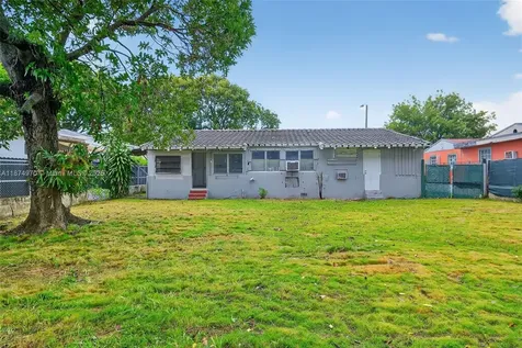 2850 NW 4th Street Miami FL 33125