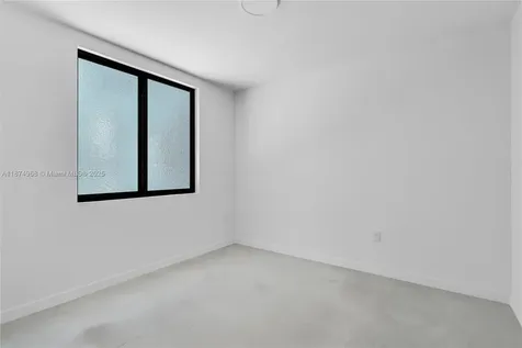 1656 NW 1st Street Miami FL 33125