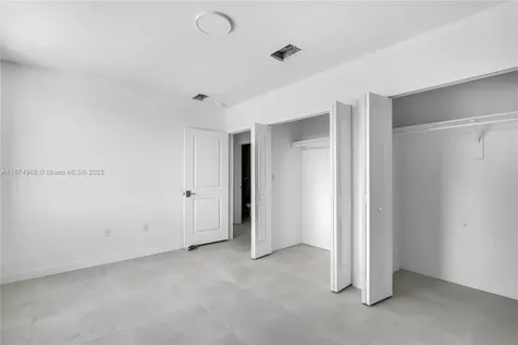 1656 NW 1st Street Miami FL 33125