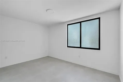 1656 NW 1st Street Miami FL 33125