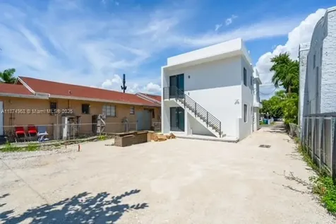1656 NW 1st Street Miami FL 33125