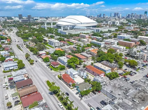 1656 NW 1st Street Miami FL 33125