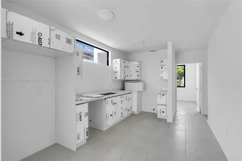 1656 NW 1st Street Miami FL 33125