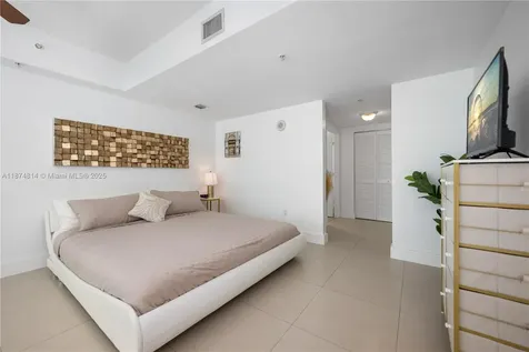 41 SE 5th Street Miami FL 33131