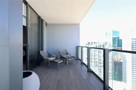 68 SE 6th Street Miami FL 33131