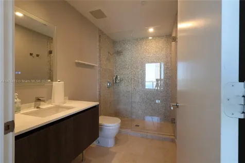 68 SE 6th Street Miami FL 33131