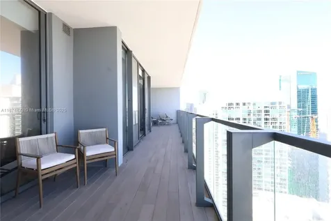 68 SE 6th Street Miami FL 33131