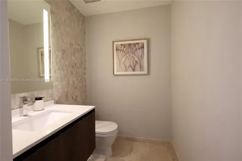 68 SE 6th Street Miami FL 33131