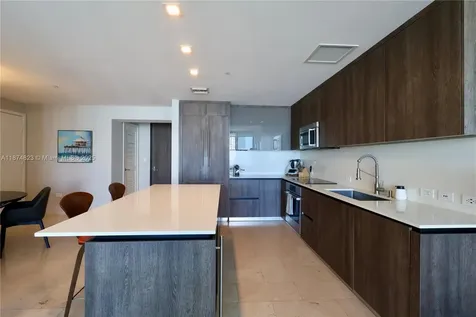 68 SE 6th Street Miami FL 33131