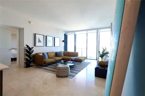 68 SE 6th Street Miami FL 33131