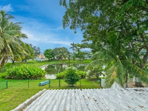 5820 N Plum Bay Parkway Tamarac FL 33321