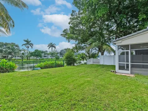 5820 N Plum Bay Parkway Tamarac FL 33321