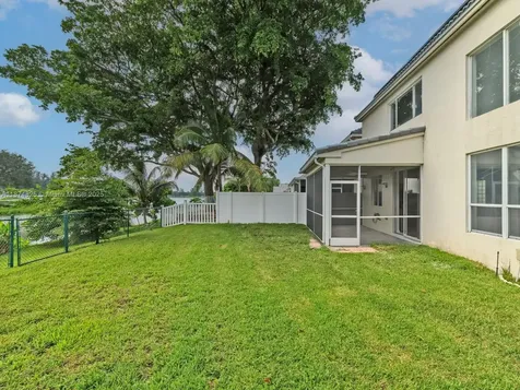 5820 N Plum Bay Parkway Tamarac FL 33321