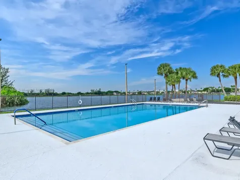 5820 N Plum Bay Parkway Tamarac FL 33321