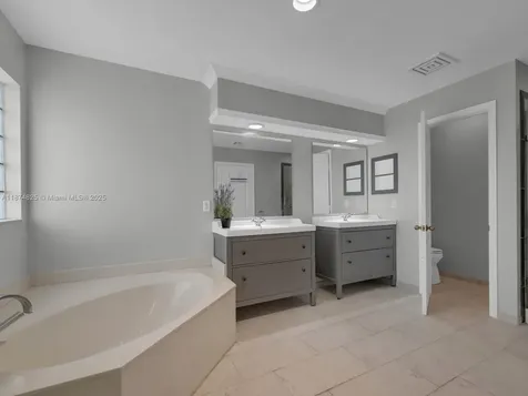 5820 N Plum Bay Parkway Tamarac FL 33321