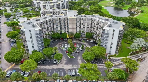 20400 W Country Club Drive Aventura FL 33180