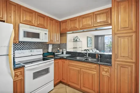 20400 W Country Club Drive Aventura FL 33180