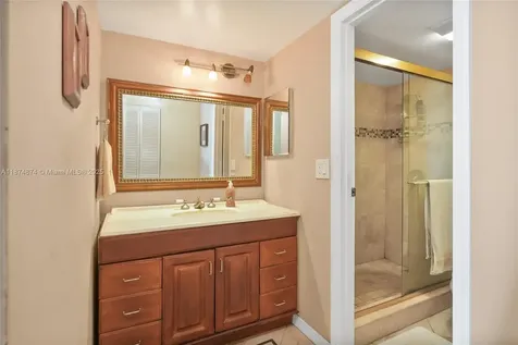 20400 W Country Club Drive Aventura FL 33180