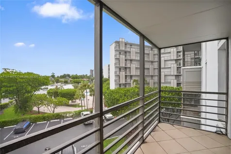 20400 W Country Club Drive Aventura FL 33180