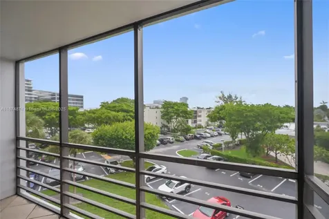 20400 W Country Club Drive Aventura FL 33180