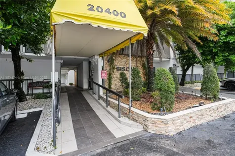20400 W Country Club Drive Aventura FL 33180