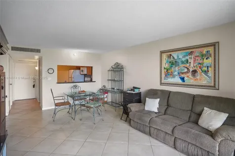 20400 W Country Club Drive Aventura FL 33180