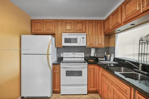 20400 W Country Club Drive Aventura FL 33180