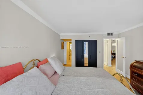 2401 Collins Avenue Miami Beach FL 33140