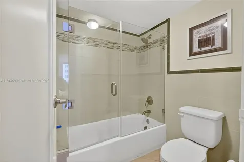 2401 Collins Avenue Miami Beach FL 33140