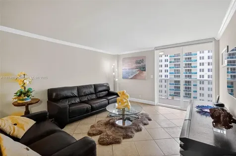 2401 Collins Avenue Miami Beach FL 33140