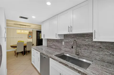 2401 Collins Avenue Miami Beach FL 33140