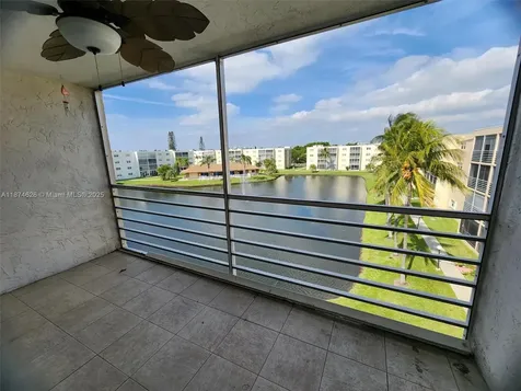 425 SE 11th Terrace Dania Beach FL 33004