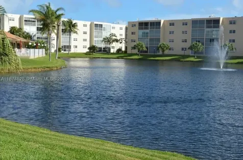 425 SE 11th Terrace Dania Beach FL 33004