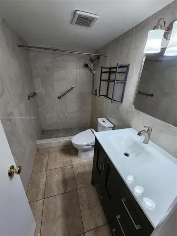 425 SE 11th Terrace Dania Beach FL 33004
