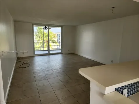 425 SE 11th Terrace Dania Beach FL 33004