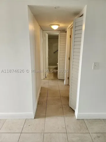 425 SE 11th Terrace Dania Beach FL 33004