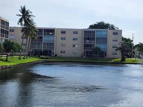 425 SE 11th Terrace Dania Beach FL 33004