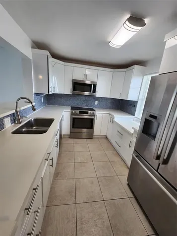 425 SE 11th Terrace Dania Beach FL 33004