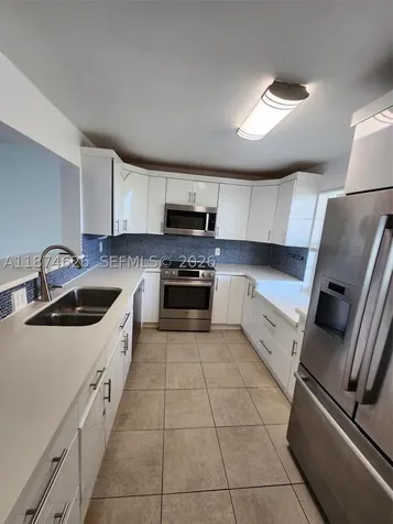 425 SE 11th Terrace Dania Beach FL 33004
