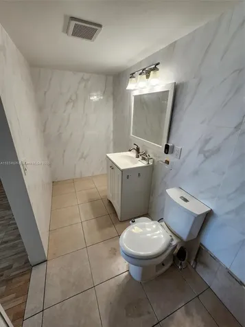 425 SE 11th Terrace Dania Beach FL 33004