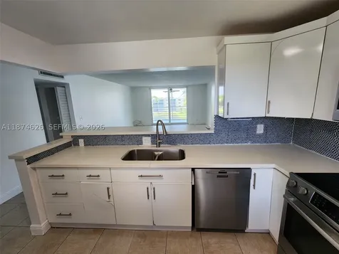425 SE 11th Terrace Dania Beach FL 33004