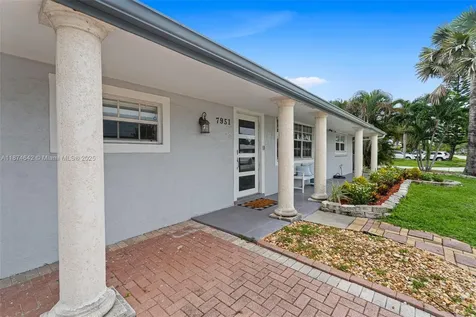 7951 NW 11th Street Pembroke Pines FL 33024