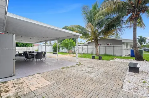 7951 NW 11th Street Pembroke Pines FL 33024