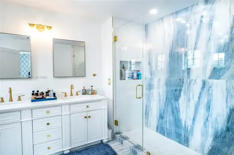 5149 Alton Road Miami Beach FL 33140