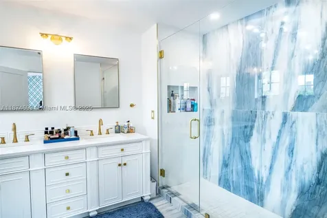 5149 Alton Road Miami Beach FL 33140