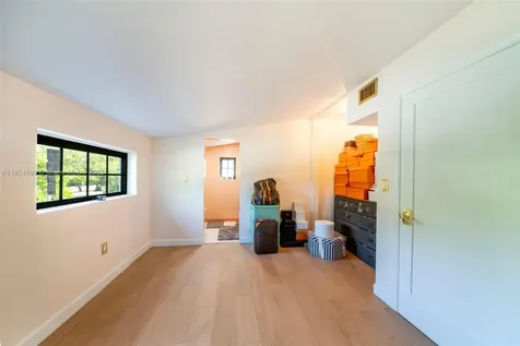5149 Alton Road Miami Beach FL 33140