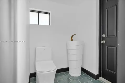 5149 Alton Road Miami Beach FL 33140