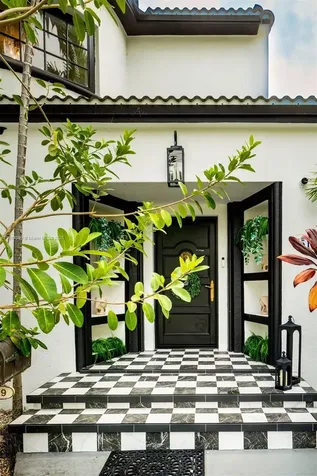 5149 Alton Road Miami Beach FL 33140