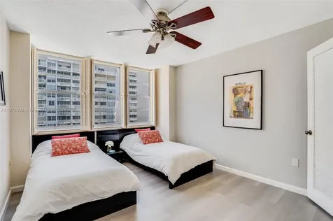 18041 Biscayne Boulevard Aventura FL 33160