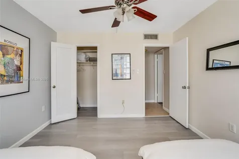 18041 Biscayne Boulevard Aventura FL 33160